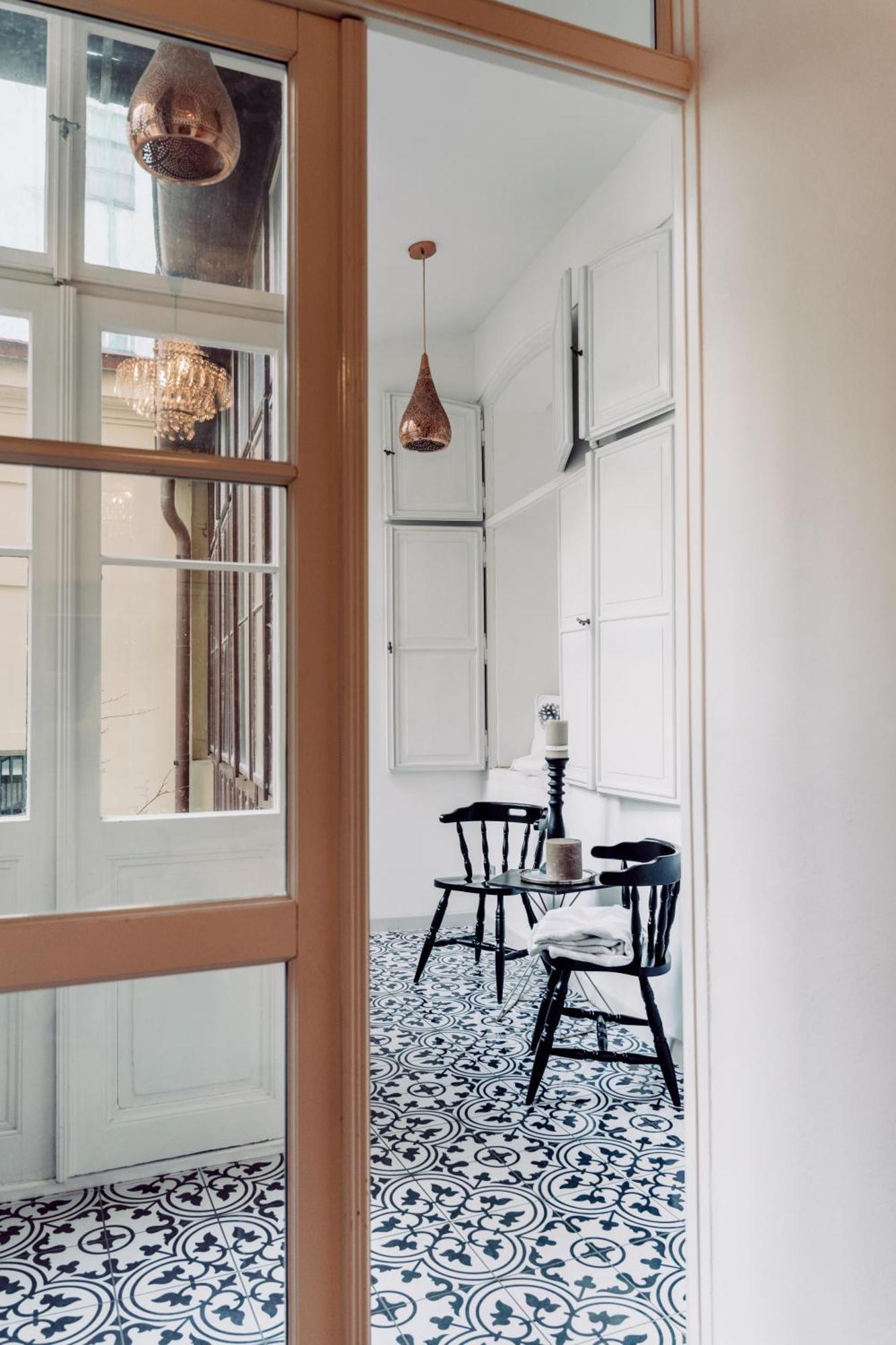 Wenceslas Square / Main Station - New Studio***** — Photos 3