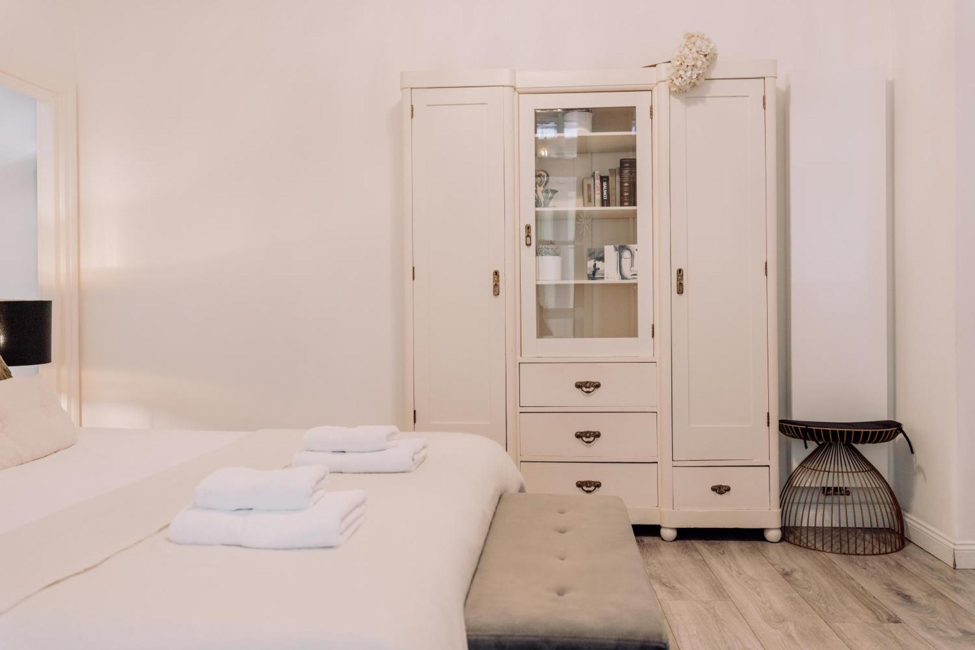 Wenceslas Square / Main Station - New Studio***** — Photos 1